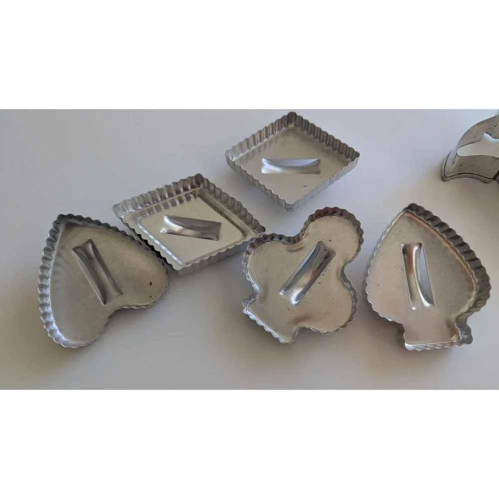 Vintage Cookie Cutter Lot Tupperware Kelloggs Metal Plastic Holiday 15+ Pc Set‎